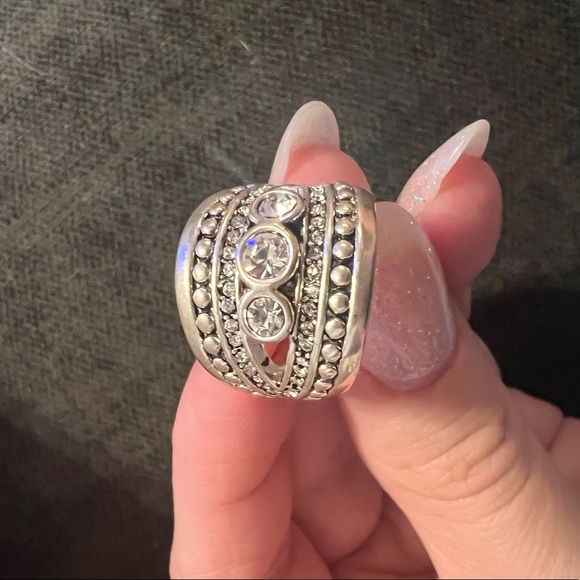Large silver statement ring - Picture 4 of 5